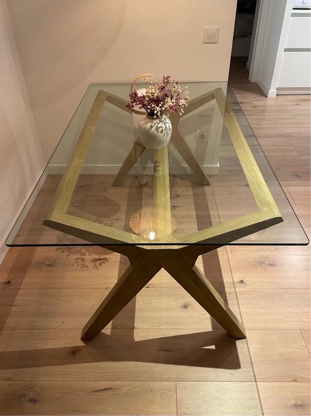 mesa de comedor de cristal.