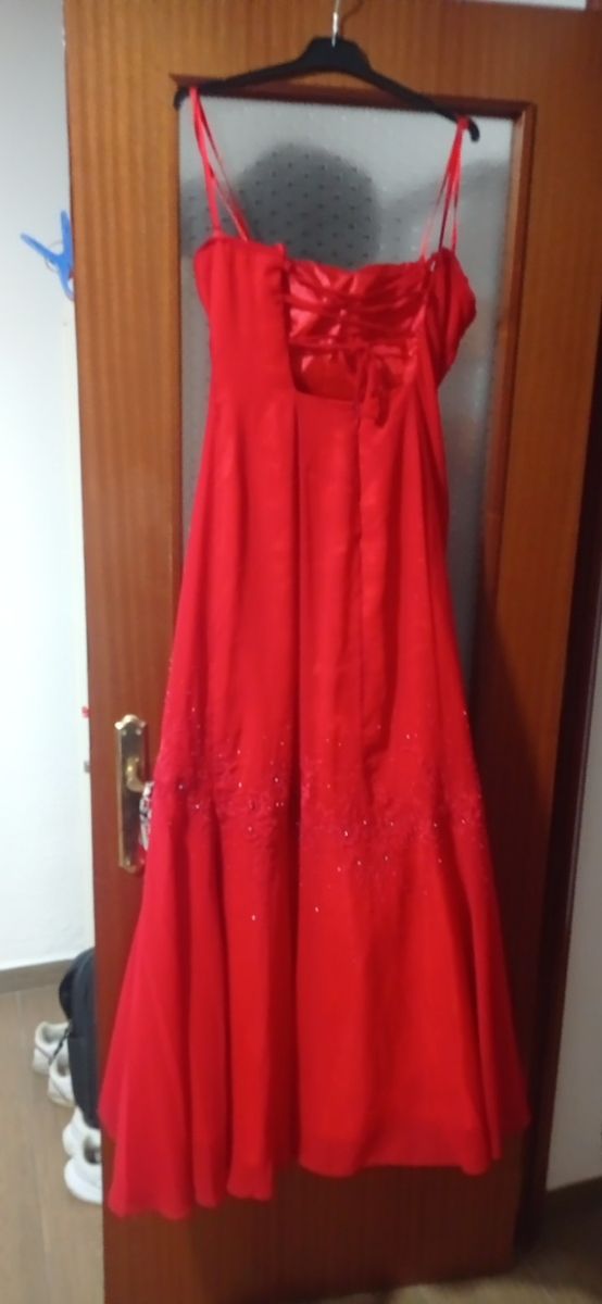 Vestido de fiesta para bodas en rojo
