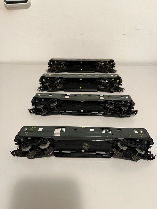 Lote 4 vagones Märklín H0 sin techo.