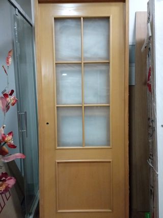 Puerta de 203x72'5 cm de haya vaporizada a derecha