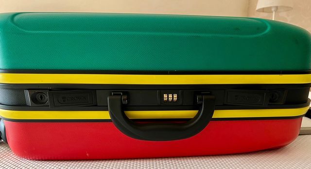 Maleta rigida marca Crown