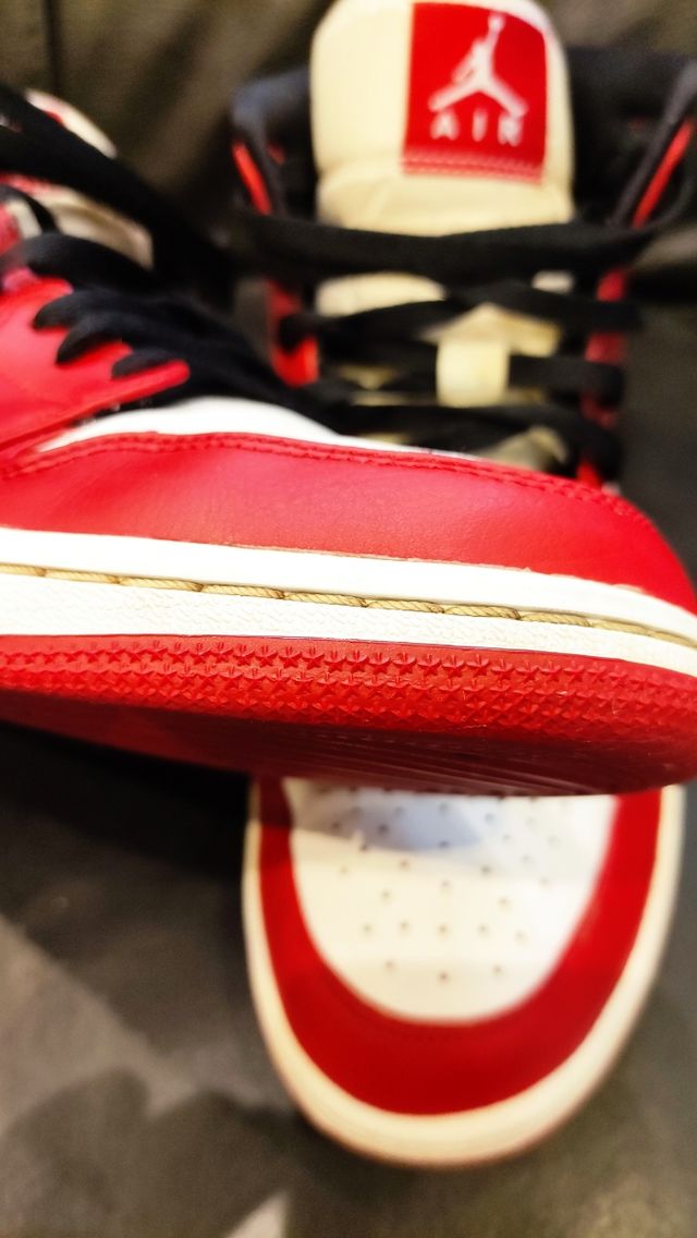 Nike Air Jordan 1 mid retro Chicago 42.5