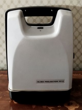 Proyector antiguo de películas Super 8