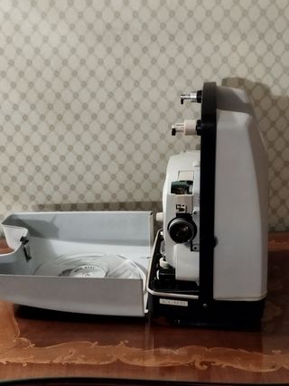 Proyector antiguo de películas Super 8