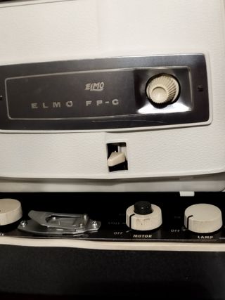 Proyector antiguo de películas Super 8