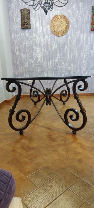 Mesa de Cristal y Forja de Comedor.