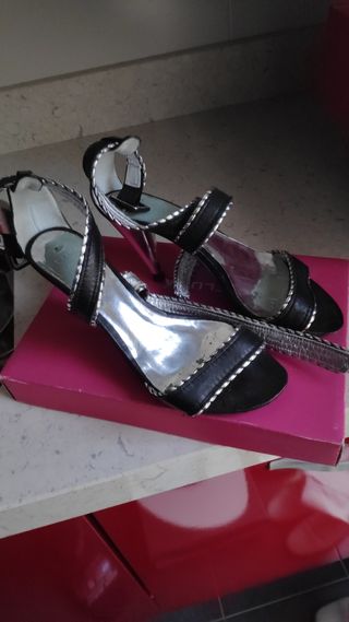 Zapatos de tacón.