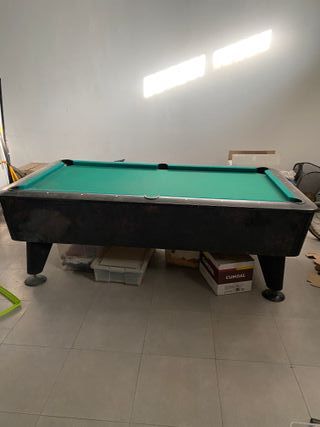 BILLAR CON PALOS Y BOLAS