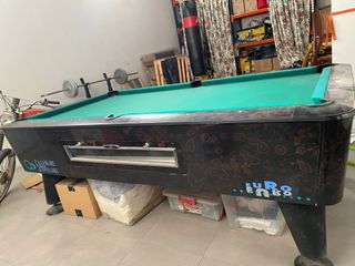 BILLAR CON PALOS Y BOLAS