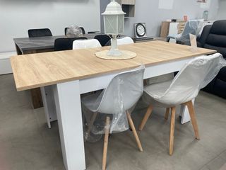 Mesa Extensible de Comedor o Cocina + 4 Sillas