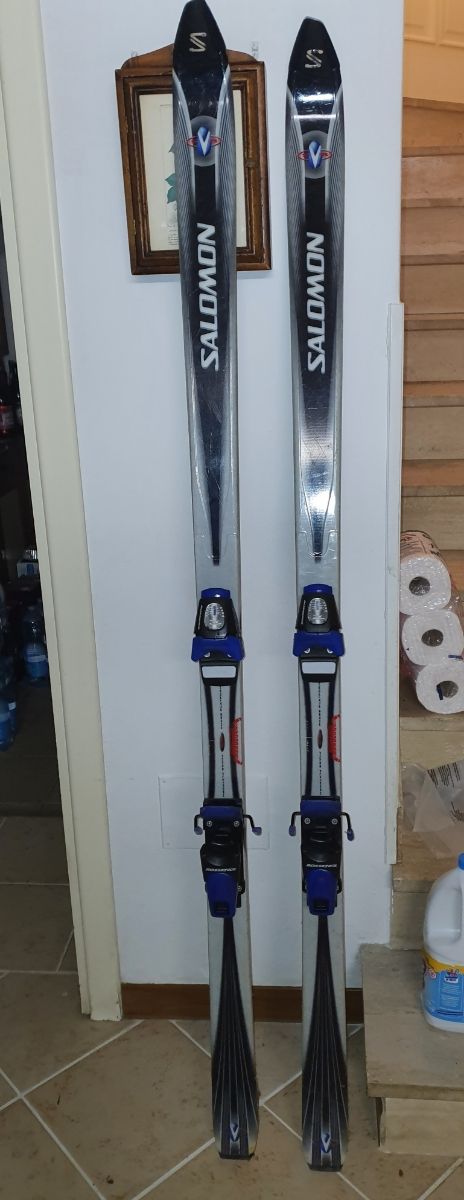 Sci Salomon con attacchi Rossignol