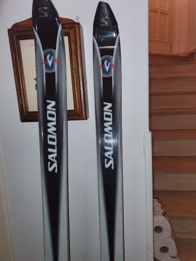 Sci Salomon con attacchi Rossignol