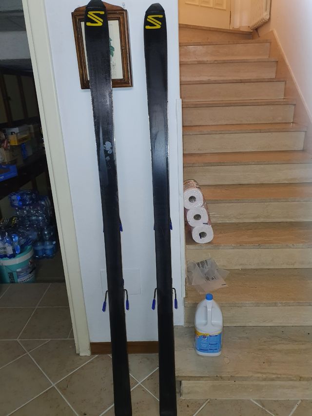 Sci Salomon con attacchi Rossignol