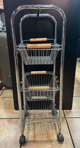 Carrito con cestas metálicas