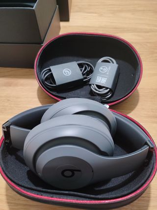 Auriculares cerrados Beats Studio3 Wireless nuevos