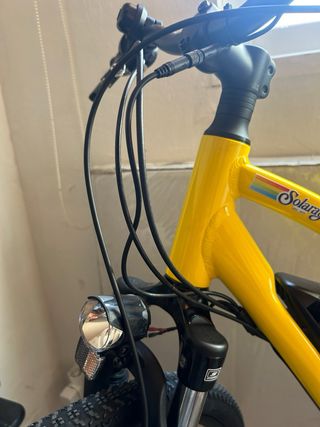 Bicicleta eléctrica trekking Riverside 100 E