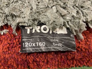 Alfombra gris