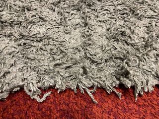 Alfombra gris