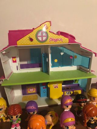 Casa pinypon con muñecos y accesorios