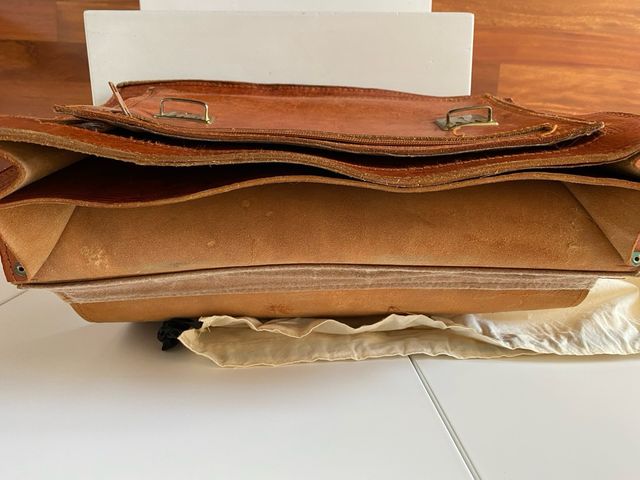 Maletín cuero grueso vintage