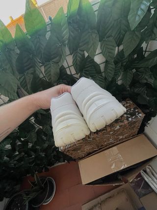 Zapatos blancos de seguridad