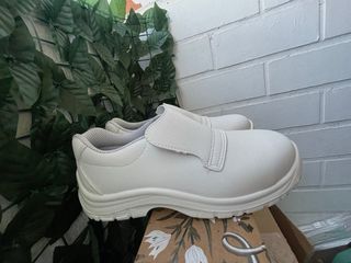 Zapatos blancos de seguridad