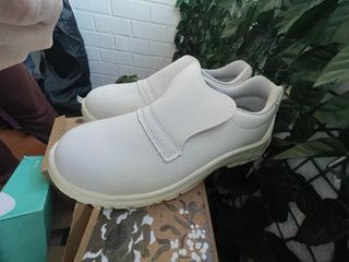 Zapatos blancos de seguridad