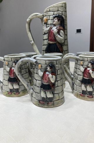 servizio 6 tazze con boccale,motivo: costume sardo