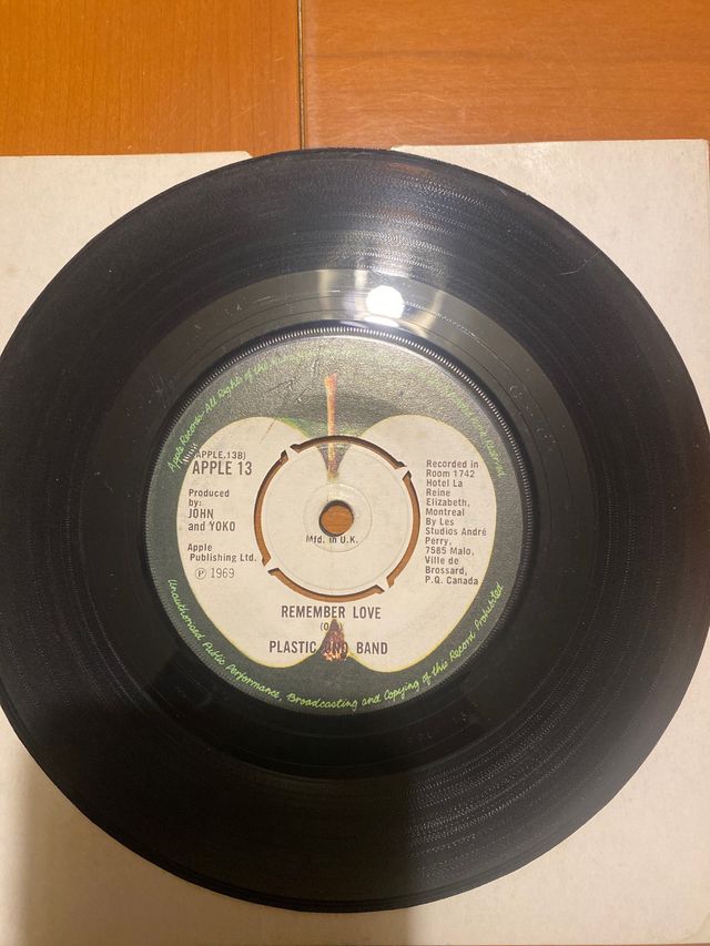 Lennon Beatles Apple Canada Give peace a chance