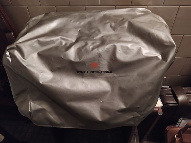 Silla de madera y cuero