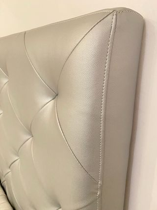 cabecero acolchado plateado