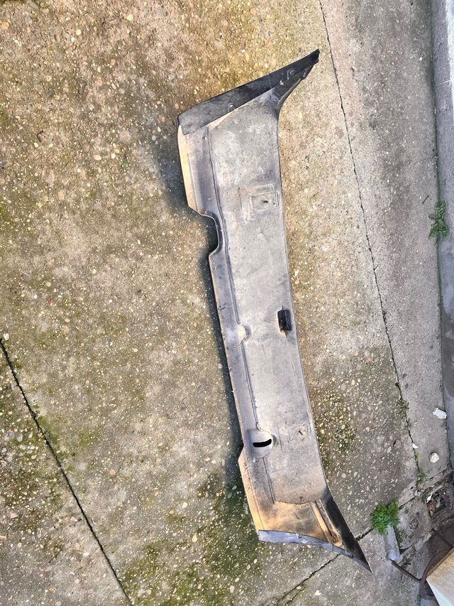 Defensa trasera de Ford fiesta XR2i trasera