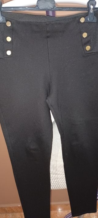 Pantalón negro Zara