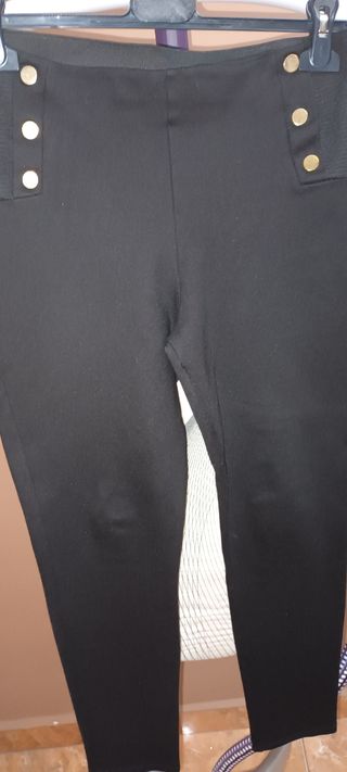 Pantalón negro Zara