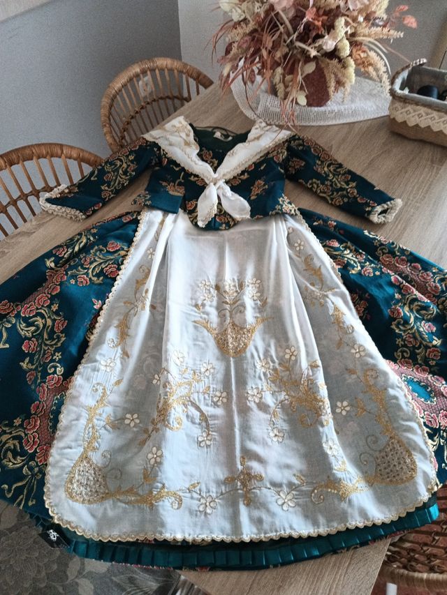 Vestido de fallerita azul oscuro 2 mangas 6 -7años