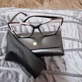 Gafas de lujo nuevas.