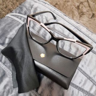 Gafas de lujo nuevas.