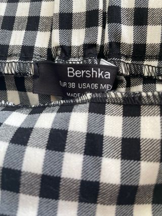 Falda pantalón de cuadros de Bershka en talla 38