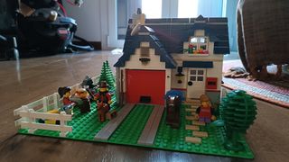 LEGO "Apple tree house "