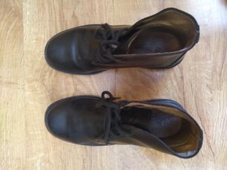 Botines de piel planos negros