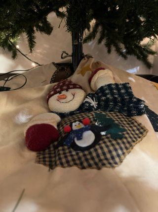 Árbol de navidad frondoso aspecto narural