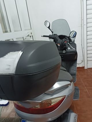 Baúl moto Shad