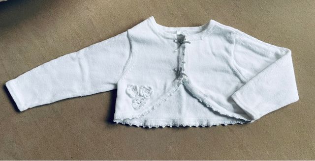chaqueta blanca bebé