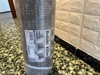 Alfombra de pelo corto embalada