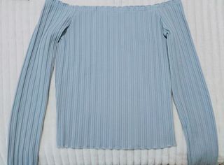 Camiseta de topos cuello barco 