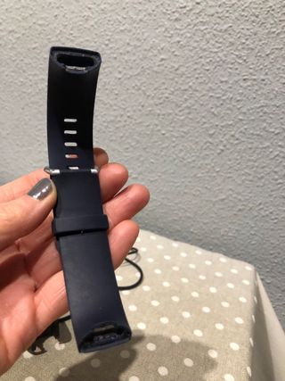 Cargador original fitbit charge 4