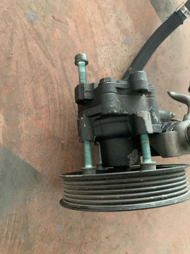 bomba direccion y botella ref 06b145255