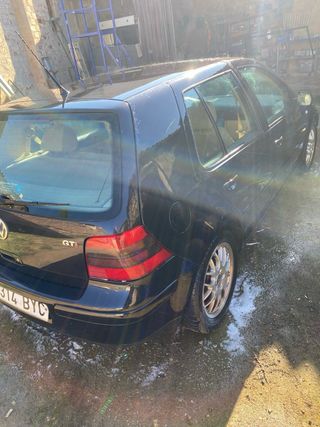 Volkswagen Golf 2003