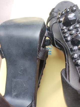 Sandalia con pedrería