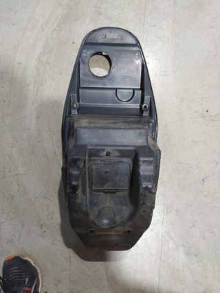 -Kymco Agility City 125cc. Cofre